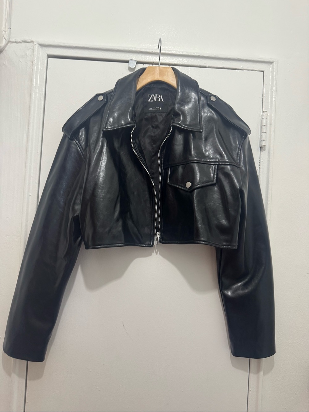 ZARA Black Cropped Faux Leather Motorcycle Jacket size M